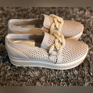 Dolce Vita Women's Jhenee Perf Sneaker